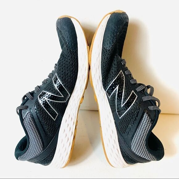 New Balance 520v3 Womens Sz 9 Running Training Athletic Sneakers Black Gray Shoe - Picture 2 of 12